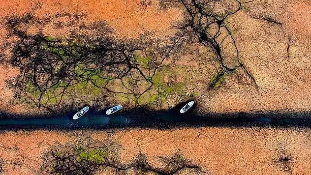 Konya'da suları çekilen göl, balıkçıları tedirgin etti