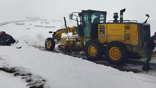 Ekiplerin kar mesaisi erken başladı
