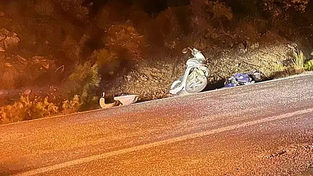 Motosiklet şarampole yuvarlandı: 1 ölü