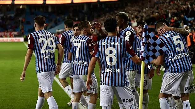 Trabzonspor, Başakşehir'i yenerek yenilmezliğini sürdürdü