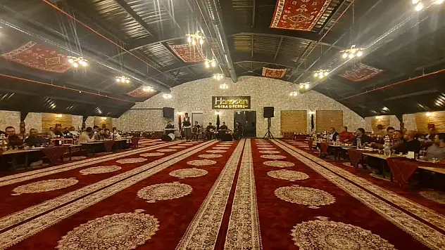 Muammer Bacak, çetnevir gecesi düzenledi