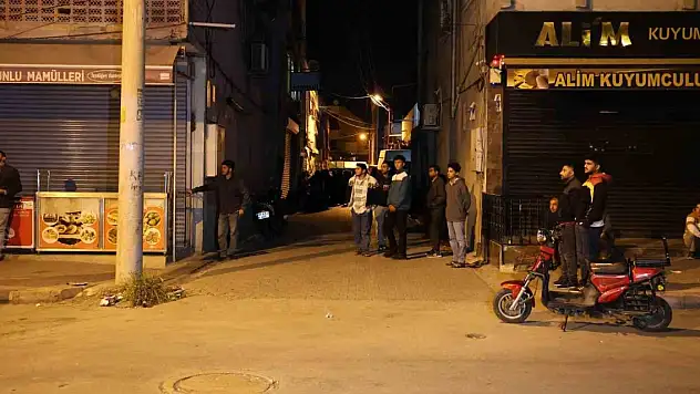 Ziyarete geldiği teyzesinin evinin önünde saldırıya uğrayan genç öldü