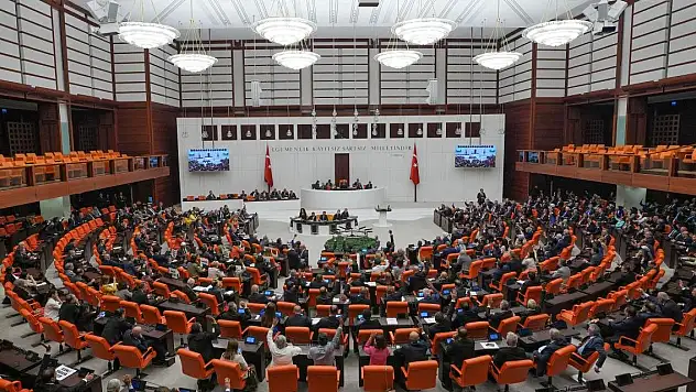 Lübnan tezkeresi Meclis'ten geçti