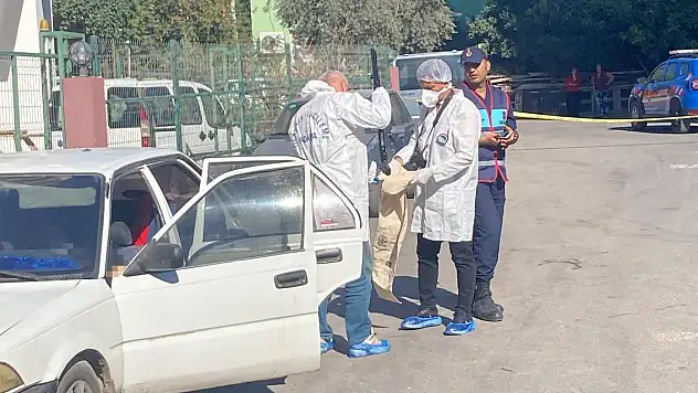 Boşanma aşamasında olduğu eşini öldürüp intihar etti