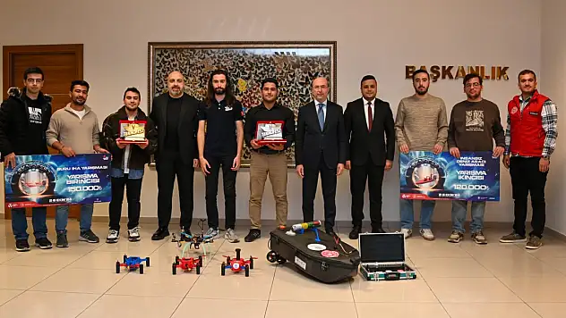 Konya'nın gururu gençlere Pekyatırmacı'dan övgü