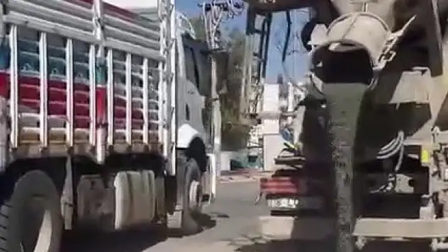 Asfalta çimento dökerek ilerledi