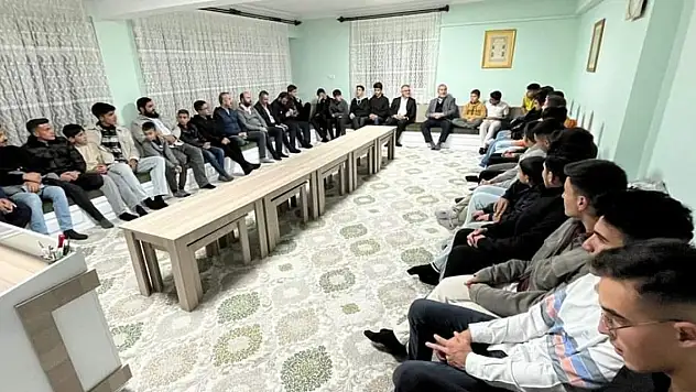 Seydişehir Belediye Başkanı Ustaoğlu gençleri ziyaret etti