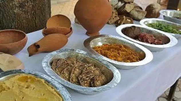 Alacahöyük'te 4 bin yıllık Hitit yemekleri pişirildi