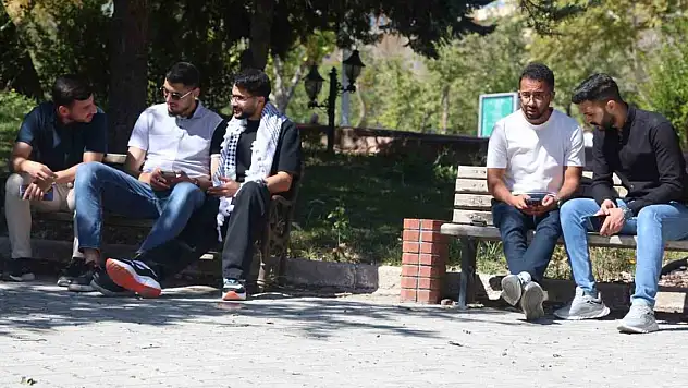 Konya'da eğitim gören Filistinli gençlerin hayali: Ülkelerine hizmet etmek