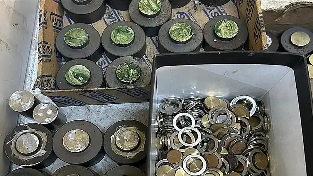 Sahte madeni 'avro' basan şebekeye operasyon!