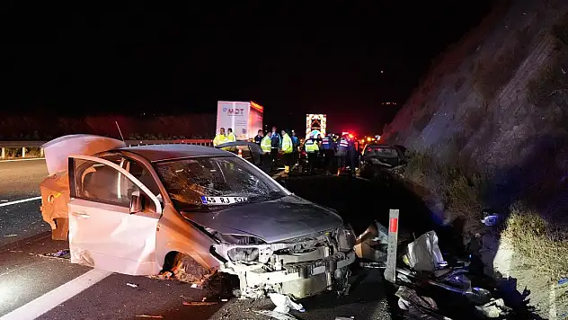 İstanbul-İzmir Otoyolu'nda tomruk yüklü tır dehşet saçtı: 1 ölü, 9 yaralı