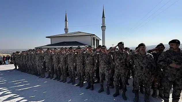 Konya'da özel harekat yerleşkesine yaptırılan cami ibadete açıldı