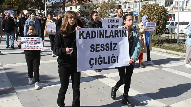Konya'da kadın ve çocuk cinayetlerine tepki yürüyüşü