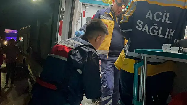 Adıyaman'da şarampole devrilen otomobildeki 5 kişi yaralandı