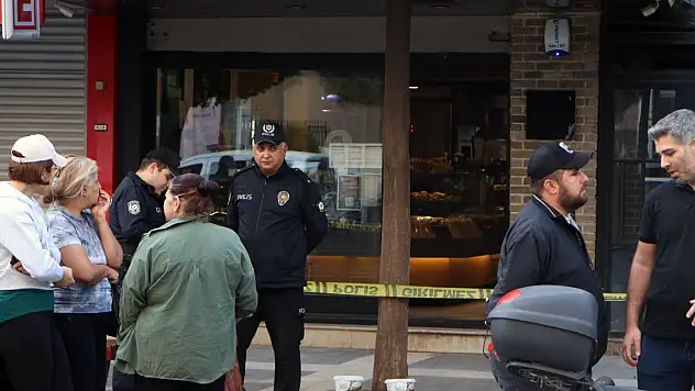 Eski sevgilisini tabancayla öldürüp, intihara kalkıştı