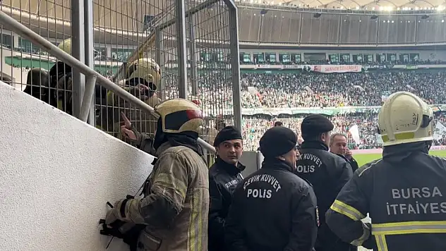 Bursaspor maçında yangın paniği