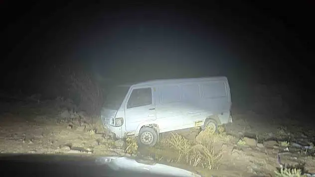 Kamyonetle seyir halindeyken yol kenarından açılan ateşle öldü