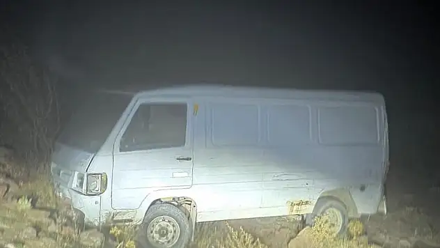 Minibüsüyle seyir halindeyken başından vurularak öldürüldü