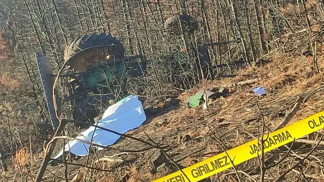 Yangının izlerini temizleyen orman işçisi, traktörün altında kalarak can verdi