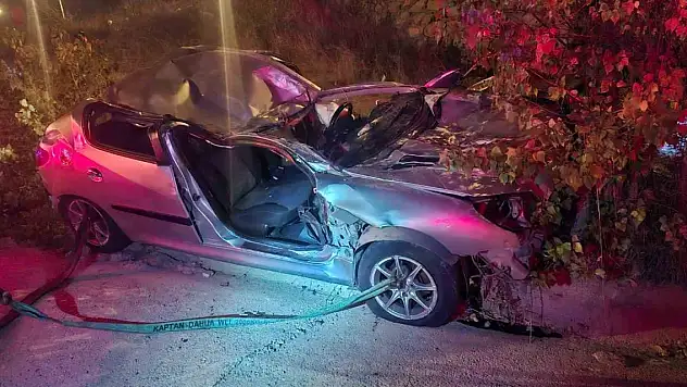 Direksiyon hakimiyetini kaybetti, 40 metre şarampole yuvarlandı: 1 ölü