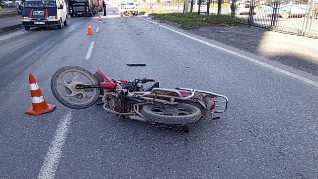 Otomobil, motosiklete çarptı: 1 ölü,1 yaralı