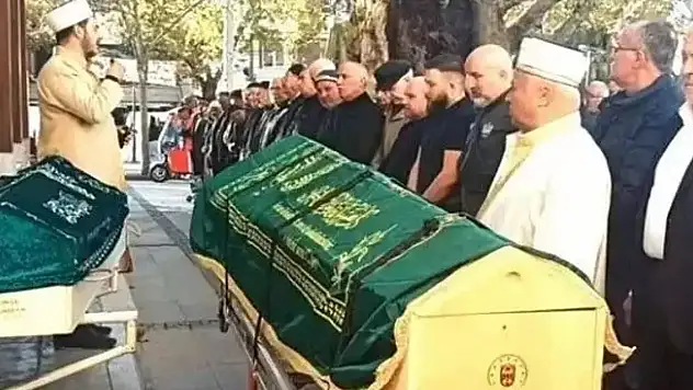 Babasının cenazesine giderken öldü