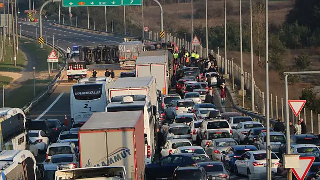 Ankara yönü ulaşıma kapandı