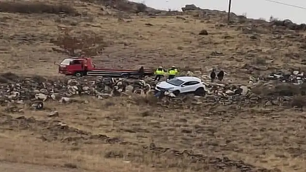 Seyir halindeki otomobilde kalp krizi geçiren sürücü öldü