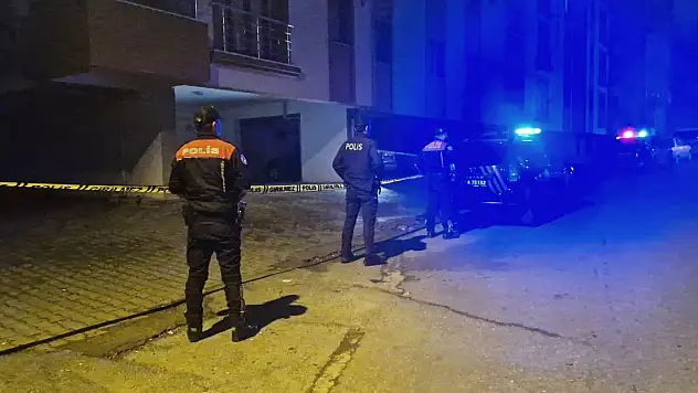 'Müşterilerini benimle paylaş' kavgasında 1 kişi silahla yaralandı