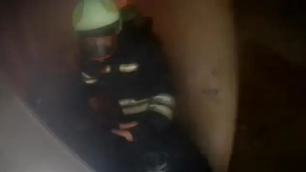 Diyarbakır'da 3 katlı binada çıkan yangında 5 kişi dumandan etkilendi