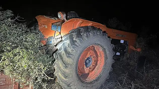 Balıkesir'de devrilen traktörün altında kalan sürücü öldü