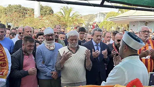 Kazada ölen Galatasaray sevdalısı 9 yaşındaki Yiğit son yolculuğuna uğurlandı