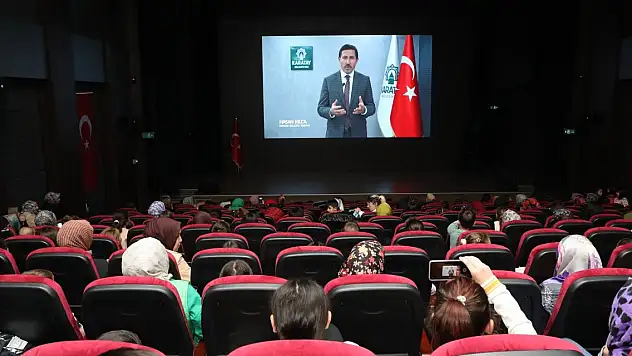Konya'da binlerce çocuk, aileleriyle sinema keyfi yaşadı