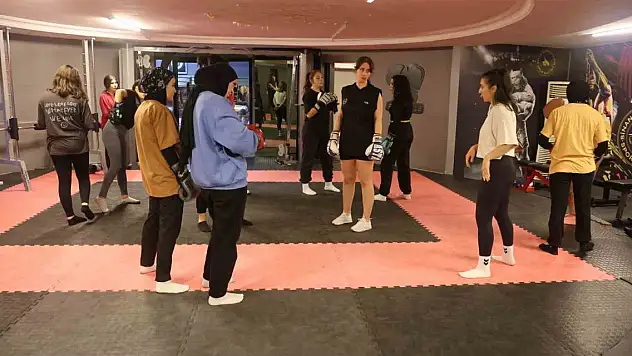 Konya'da kadınlar 'ortak sorun' için ter döküyor