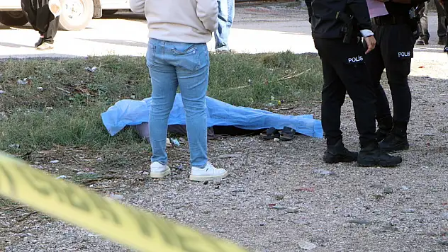 Adana'da ekmek almaya giderken fenalaşan kadın hayatını kaybetti