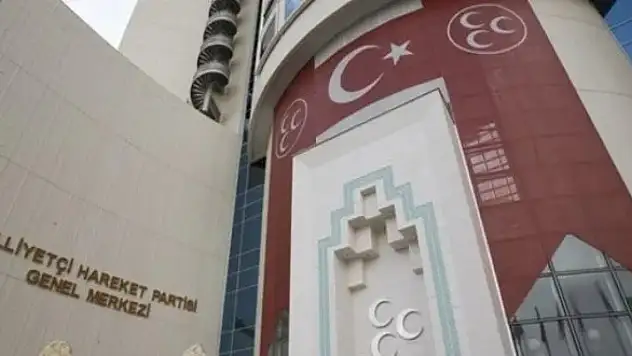 MHP'de üç ismin istifası kabul edildi