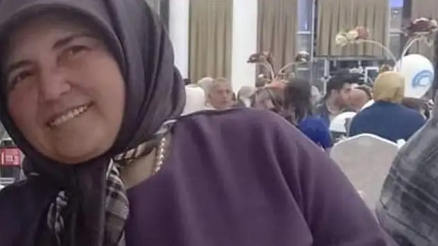 Kamyonetle geri manevra yapan eşinin çarptığı kadın hayatını kaybetti