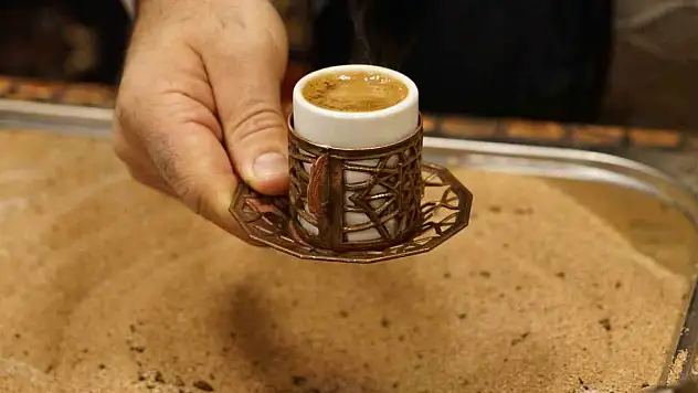 Kumda değil, tuzda pişen Türk kahvesi