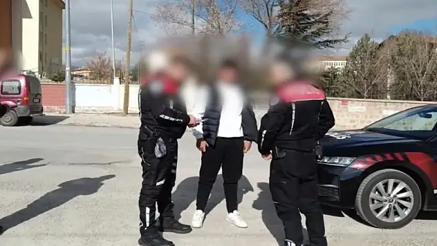 Kayseri'de kaçakçılara operasyon: 79 bin makaron ele geçirildi