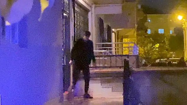 Harçlık vermeyen dedesini de kendisini de bıçakladı