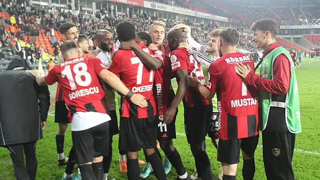 Gaziantep FK, Başakşehir'i farklı geçti