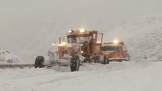 Antalya- Konya karayolunda kar yağışı durdu