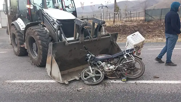 İş makinesine çarpan motosikletin sürücüsü öldü