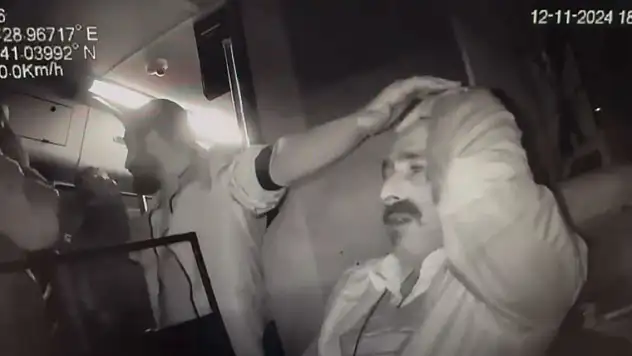 Otobüsü şoförüne kaldırım taşlı saldırı