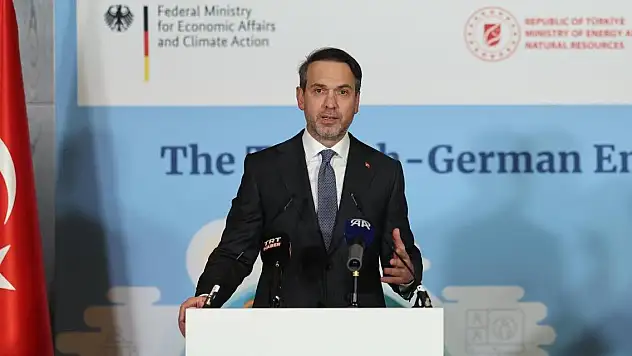 Bakan Bayraktar'dan Alman enerji şirketlerine Türkiye'ye yatırım çağrısı