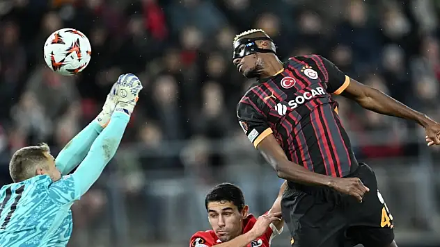 Son Dakika! Galatasaray, Hollanda'dan puanla döndü