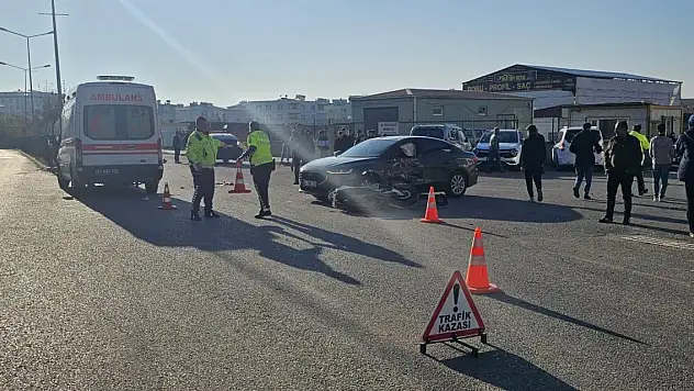 Otomobille çarpışan motosikletin sürücüsü hayatını kaybetti