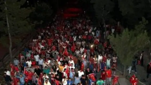 Konya'da Ülkücülerden 'Şehide saygı teröre lanet' yürüyüşü