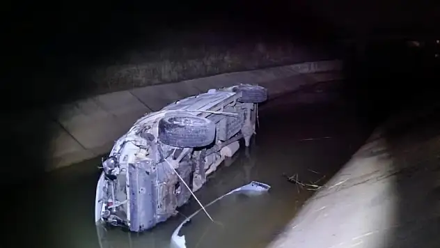 Su kanalına düşen otomobilin sürücüsü hayatını kaybetti