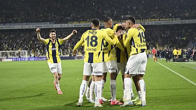 Fenerbahçe, zirve yarışında hata yapmadı